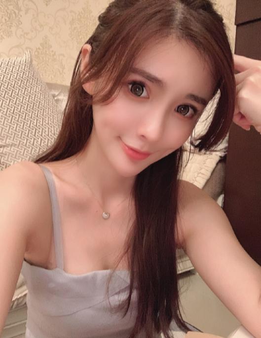 验证很走心的素颜女神媛媛洗鸡鸡